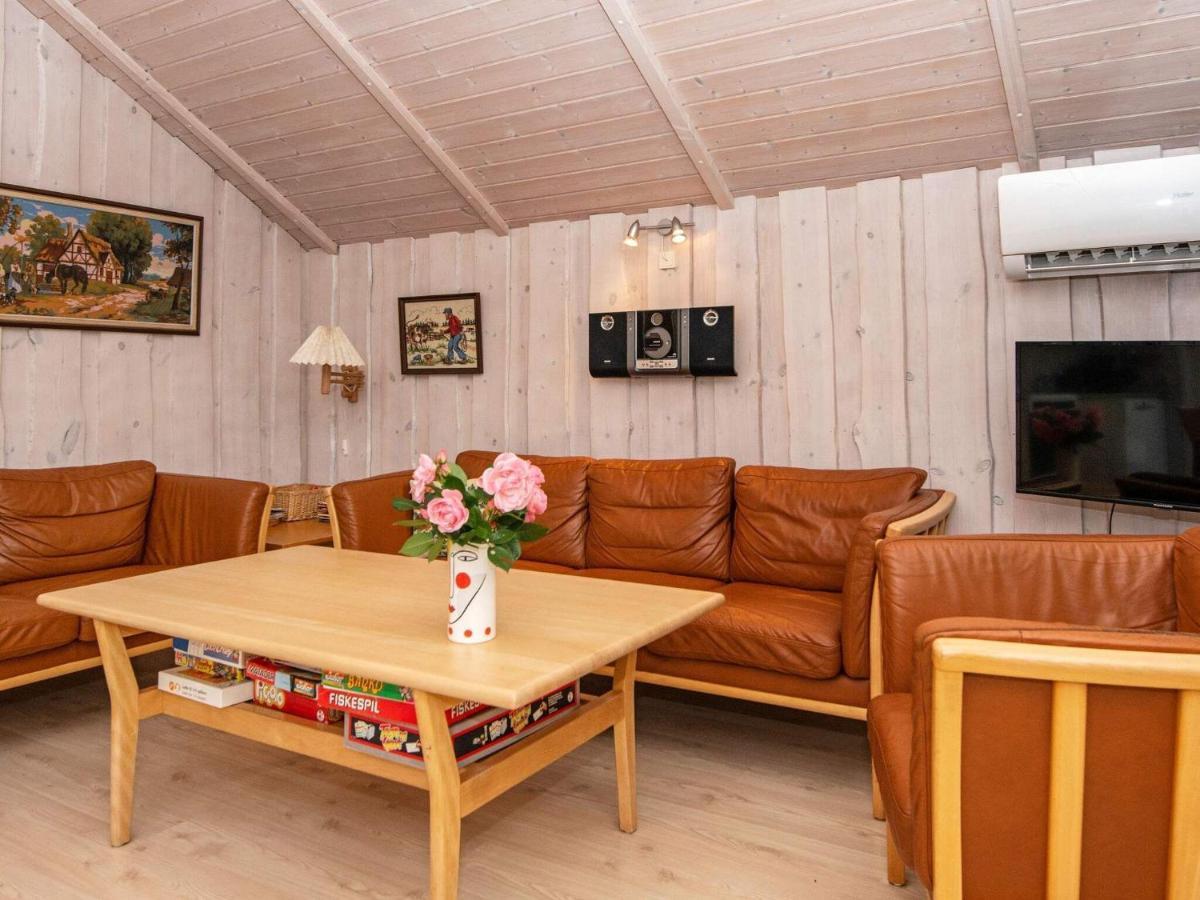 8 Person Holiday Home In Hovborg Exterior foto